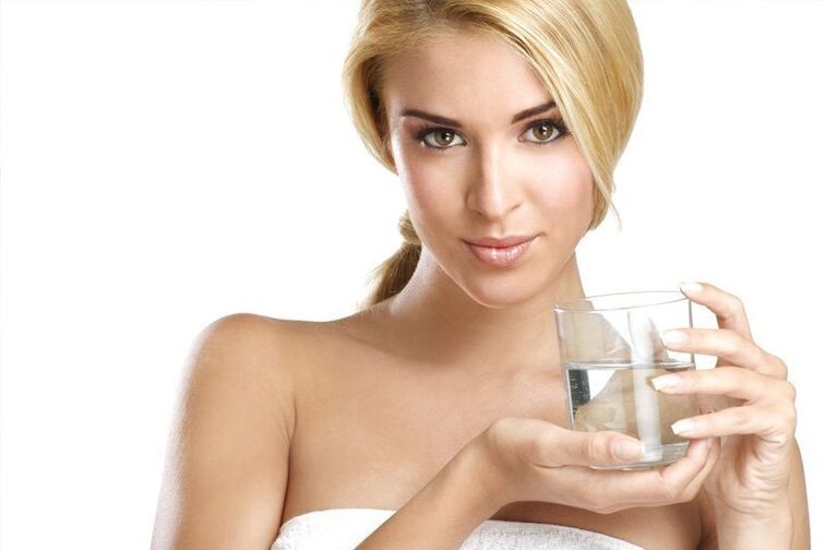 dengan diet Ducan, anda perlu minum satu setengah liter air setiap hari